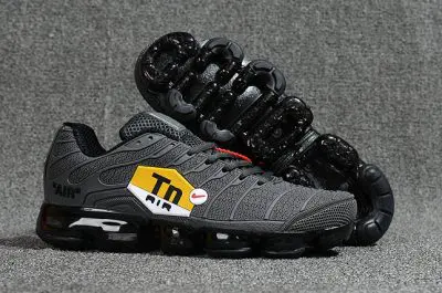 cheap-nike-air-vapormax-plus-tn-ultra-wolf-grey-black-624-jpg