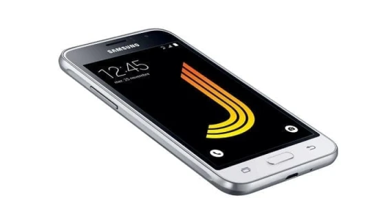 samsung-galaxy-j1-2016-2-jpe
