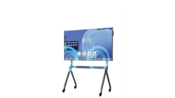 Ecran ASTECH interactif 75 pouces avec une résolution Ultra HD 4K et des haut-parleurs intégrés