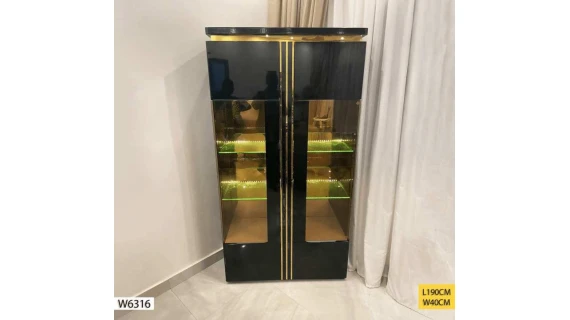 Vaisselier W6316 – Sobriété élégante et rangement généreux – Image 3