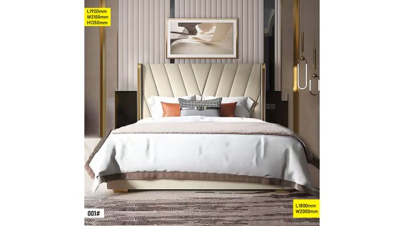 Image d'un lit 1.80M King Size en bois massif avec une tête de lit ergonomique et un matelas confortable