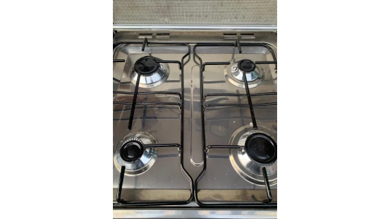 Cuisinière à Gaz Selim Germaa 4 Feux 60×60 Gris – Four Équipé, Allumage Électronique, Design Robuste Anti-Rouille – Image 4