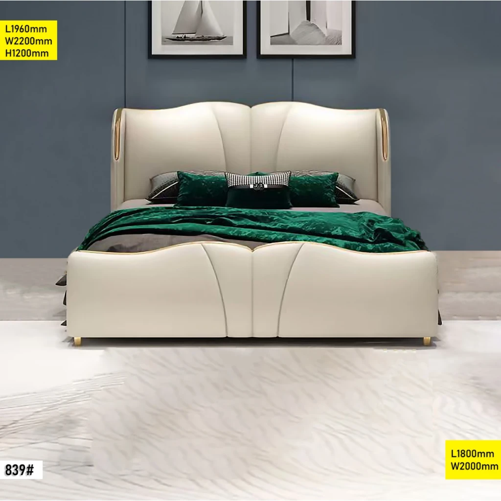 Lit king size 1.80M en bois avec matelas et oreillers, dans une chambre moderne
