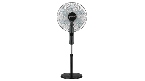 Ventilateur KOREQ 18″ sur pied noir avec télécommande et oscillation