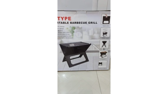 Barbecue grill portable X-Type pliable et compact, avec une poignée pour un transport facile