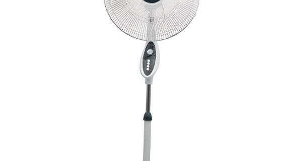 Ventilateur sur pied Smart Technology STV1840C de 18 pouces avec télécommande et pied télescopique