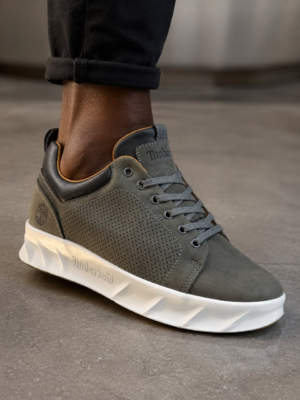 Sneaker Timberland homme nubuck gris perforé semelle blanche