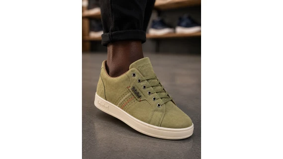 Sneaker Timberland Homme – Nubuck Kaki Perforé Badge Métal