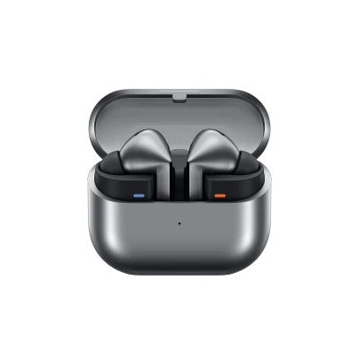 Samsung Galaxy Buds3 Pro dans son étui de charge ouvert